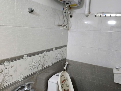 Cho thuê nhà mặt phố Văn Cao, DT: 45m2, 4 p.ngủ. 1