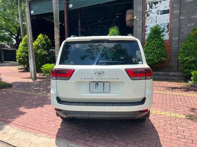 Land Cruiser LC300 sản xuất 2021. Giá chỉ loanh quanh 4 đồng. 1