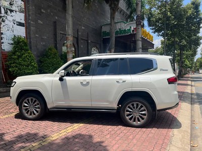 Land Cruiser LC300 sản xuất 2021. Giá chỉ loanh quanh 4 đồng. 3