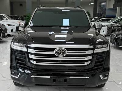 Bán Land Cruiser LC300 sản xuất 2022. Xe chạy ít. Giá cực rẻ. 0