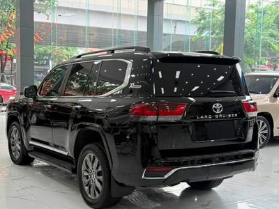 Bán Land Cruiser LC300 sản xuất 2022. Xe chạy ít. Giá cực rẻ. 3