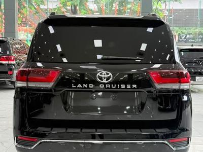 Bán Land Cruiser LC300 sản xuất 2022. Xe chạy ít. Giá cực rẻ. 5