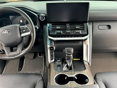 Bán Land Cruiser LC300 sản xuất 2022. Xe chạy ít. Giá cực rẻ. 8