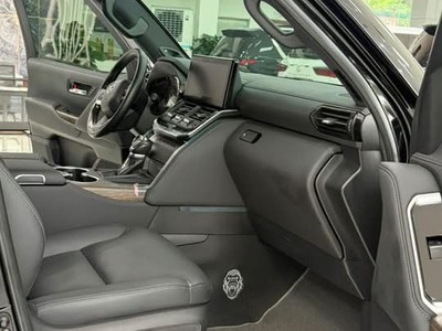 Bán Land Cruiser LC300 sản xuất 2022. Xe chạy ít. Giá cực rẻ. 10