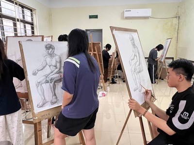 Lớp học vẽ ARC Hà Nội 3