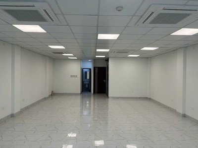 Cho thuê sàn văn phòng 100m  vũ ngọc phan - đống đa - có bãi ô tô 5000m 3