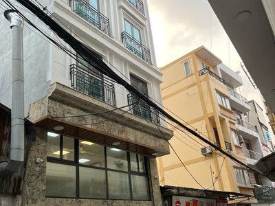 Cho thuê sàn văn phòng 100m  vũ ngọc phan - đống đa - có bãi ô tô 5000m 0