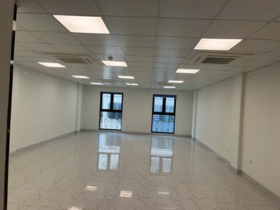 Cho thuê sàn văn phòng 100m  vũ ngọc phan - đống đa - có bãi ô tô 5000m 2