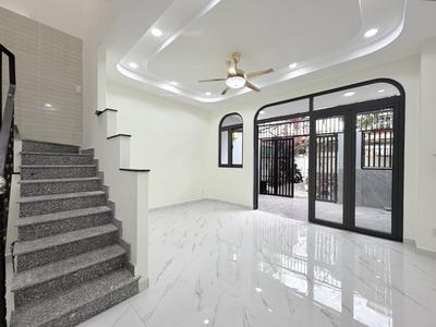 O2712 nhà mới 87m2 ngang 5.2m sát đh tài chính 2 nguyễn thượng hiền, chỉ 5.x tỷ 1
