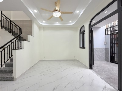 O2712 nhà mới 87m2 ngang 5.2m sát đh tài chính 2 nguyễn thượng hiền, chỉ 5.x tỷ 2