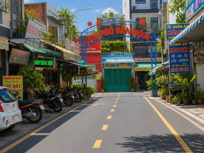 Ngợp - mặt tiền ngay khu ẩm thực tân phú - 3 tầng 90m nở hậu 7.4 chỉ 9.x tỷ 1