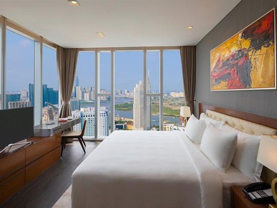 Khách sạn 4 sao- 95 phòng- view công viên- ngay chợ bến thành- 2,7 tỷ/th 1