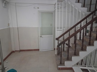 Cho thuê nhà 4 tầng mặt tiền 84 Lê Đình Lý khu vực dân cư đông đúc, giao thông thuận 4
