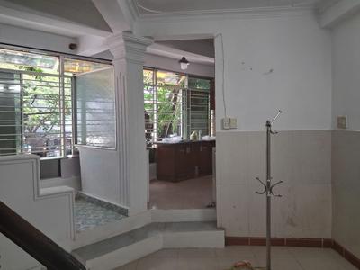 Cho thuê nhà 4 tầng mặt tiền 84 Lê Đình Lý khu vực dân cư đông đúc, giao thông thuận 5