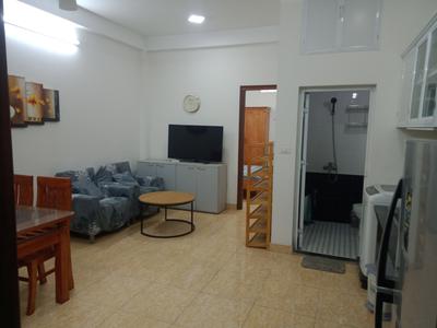 Chính chủ cho thuê căn hộ dịch vụ 2N1K 65m2 tầng 3 tại Ngõ 141 phố Trích Sài, Tây Hồ, Hà Nội. 0