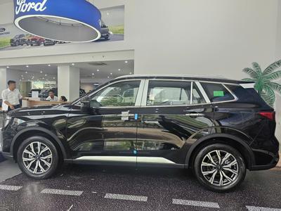 Khi Đẳng Cấp Lên Tiếng: Ford Territory Màu Đen - Sự Lựa Chọn Của Bản Lĩnh 1