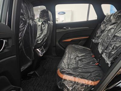 Khi Đẳng Cấp Lên Tiếng: Ford Territory Màu Đen - Sự Lựa Chọn Của Bản Lĩnh 6