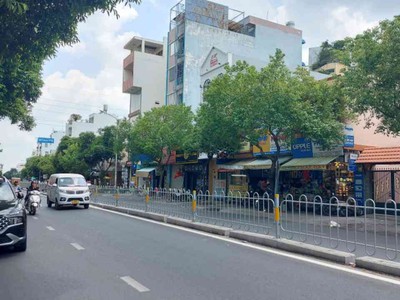 Mặt tiền ngay nguyễn sơn quách hữu nghiêm tân phú ngang 5,2m 5 tầng nhỉnh 17 tỷ 0