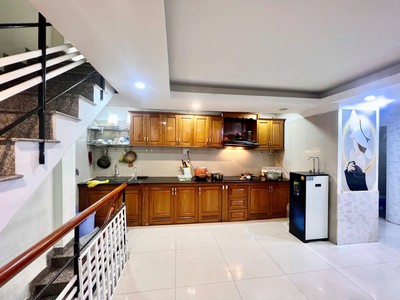 Góc kiệt ô tô thông gần mt đống đa, 5 tầng cứng, thiết kế thông minh, 4.x tỷ 1