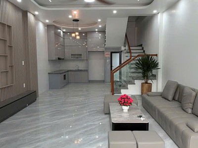 Bán nhà 4 tầng ngõ 143 tôn đức thắng ô tô vào nhà 0