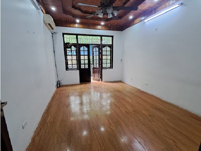 Cho thuê nhà mặt ngõ 2 Hoàng Sâm - 50M x 5 Tầng có điều hòa, bếp, đường ôtô tránh nhau 1