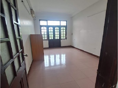 Cho thuê nhà mặt ngõ 2 Hoàng Sâm - 50M x 5 Tầng có điều hòa, bếp, đường ôtô tránh nhau 5
