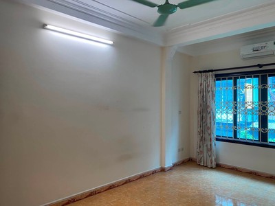 Cho thuê nhà ngõ 118 Nguyễn Khánh Toàn, 60M x 5 Tầng làm Vp, lớp học, Online, Gđ ở 4