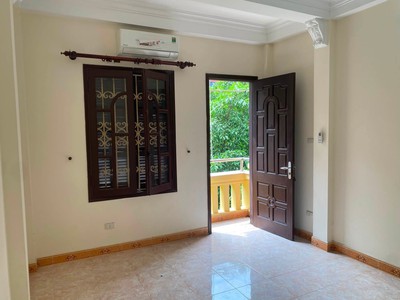 Cho thuê nhà ngõ 118 Nguyễn Khánh Toàn, 60M x 5 Tầng làm Vp, lớp học, Online, Gđ ở 5