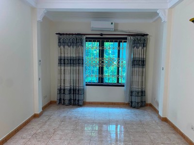 Cho thuê nhà ngõ 118 Nguyễn Khánh Toàn, 60M x 5 Tầng làm Vp, lớp học, Online, Gđ ở 6