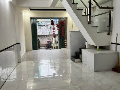 Nhà btct mặt tiền hẻm thông tô ký 7 tỷ giảm mạnh còn 5 tỷ 5 0