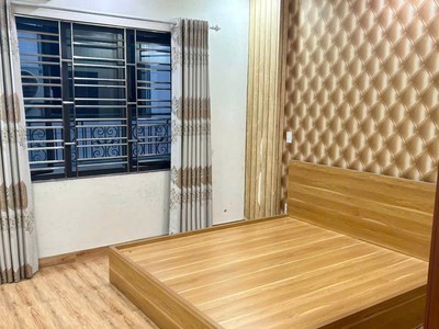 Cho thuê nhà nguyên căn 3 tầng có đồ , ô tô đỗ cửa tại Kiều Sơn ,Văn Cao 6