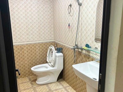Cho thuê nhà nguyên căn 3 tầng có đồ , ô tô đỗ cửa tại Kiều Sơn ,Văn Cao 7