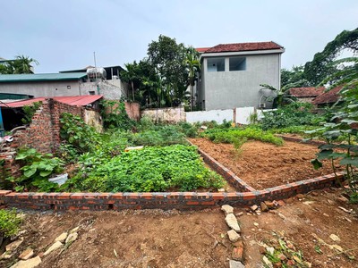 Bán 3 lô đất liền kề đối diện sở điện lực, ôtô đỗ cửa, 2 đường đi vào, sau cửa hàng quần áo 5s đi 0