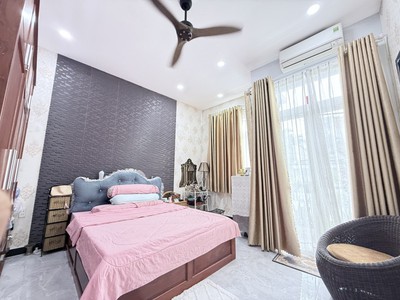Bán nhà 4 tầng đường số 11, linh xuân, thủ đức, tp hcm. dt60m2, shr, giá 6,28  tỷ. 3