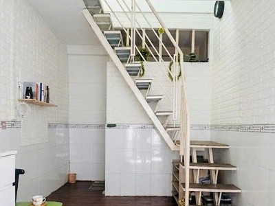 Bán nhà trường sơn, quận 10, 3 tầng, 3 x 4.5 m, giá 2.7 tỷ 0