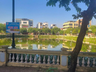 Chính chủ bán đất mặt hồ điều hòa vị trí đẹp nhất thôn nhuế, kim chung, đông anh 3