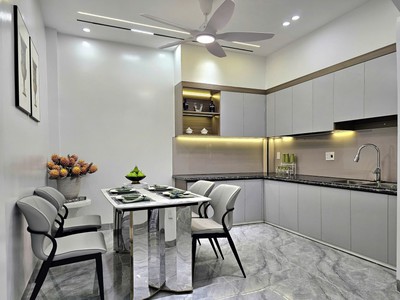Bán nhà xây mới chợ hàng thông, hồ sen diện tích: 42m thực tế 44m x 4 tầng 3