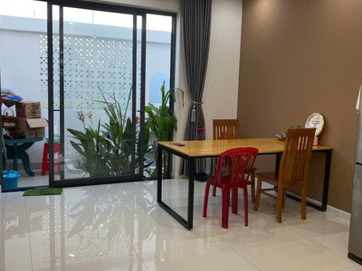 Bán nhà đẹp 3 tầng bê tông cốt thép - đường nhựa 12m - sẵn sổ hồng - full thổ cư. 3