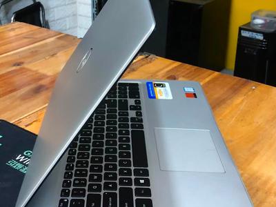 Laptop Dell Inspiron 5570 Core i5-8250U Ram 8GB SSD 256GB 2 VGA Rời Màn 15.6 FHD Máy Đẹp 2