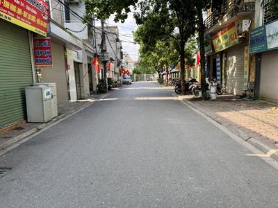 Bán 122,7m2 đất đấu giá Thượng Thanh, có nhà xưởng cho thuê 15tr/tháng, ô tô tải tránh, kinh doanh 3