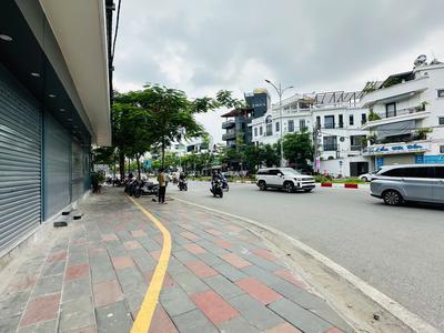 Cho thuê mặt bằng đẳng cấp mặt đường Hồ Sen - 200m2 - 4 tầng - ngang 20m - lô góc 1