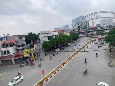 Cho thuê tầng 1 nhà mặt đường Hồ Sen gần Tô Hiệu - 78m2 - ngang 6m - độc lập 2