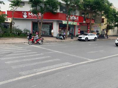 Cho thuê tầng 1 nhà mặt đường Hồ Sen gần Tô Hiệu - 78m2 - ngang 6m - độc lập 3