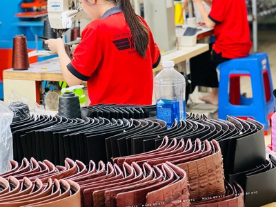 Xưởng ví Trường Chinh XTC Tìm Đối Tác Mua Sỉ Đồ Da Thật Chuẩn Xuất Khẩu - Có VAT 13