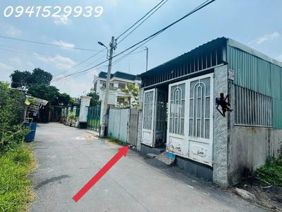 Bán nhà câp 4 kèm đất 268m2 ngang 8,7 hẻm ô tô gân tl43 chỉ 10ty800 0