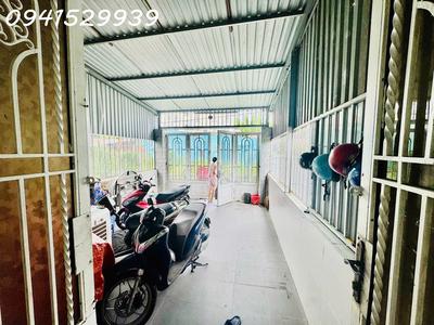 Bán nhà câp 4 kèm đất 268m2 ngang 8,7 hẻm ô tô gân tl43 chỉ 10ty800 2