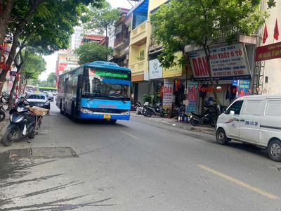 Cho thuê nhà mặt phố hàng mã 47m x 5t, lô góc. 0