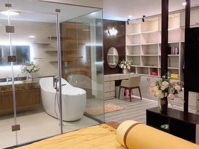 95 tỷ - bán  nhà mặt phố nguyễn văn cừ, long biên,195m2, mt 8.2m, vỉa hè rộng, kinh doanh. 1
