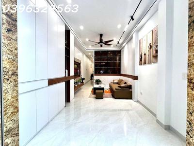Chính chủ gửi bán nhà phố đường láng đống đa phân lô vip, 6 tầng thang máy, ô tô, 14.5 tỷ 1
