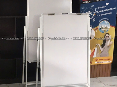 Bảng viết bút lông chân xếp gọn tăng chỉnh độ cao BAVICO 1